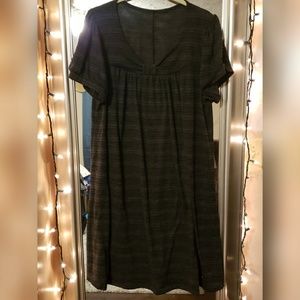 3X BLACK AND GRAY STRIPED TUNIC DRESS